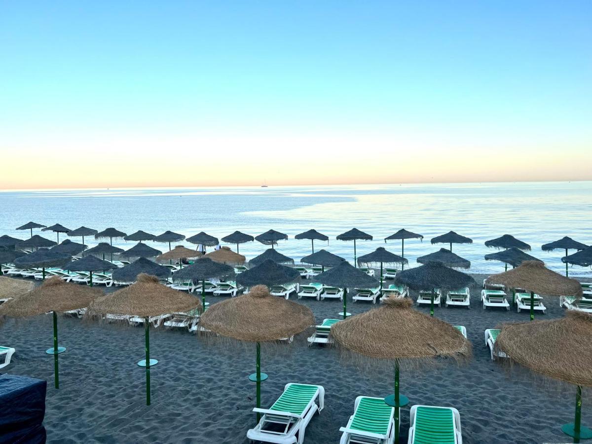 Cozy Fuengirola Apartment With Sea View & Pool ภายนอก รูปภาพ