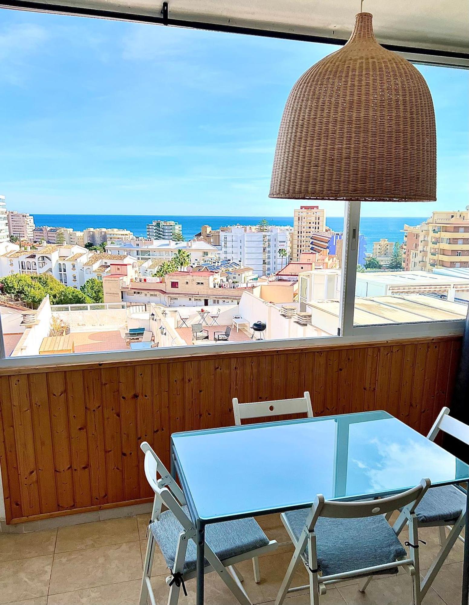Cozy Fuengirola Apartment With Sea View & Pool ภายนอก รูปภาพ