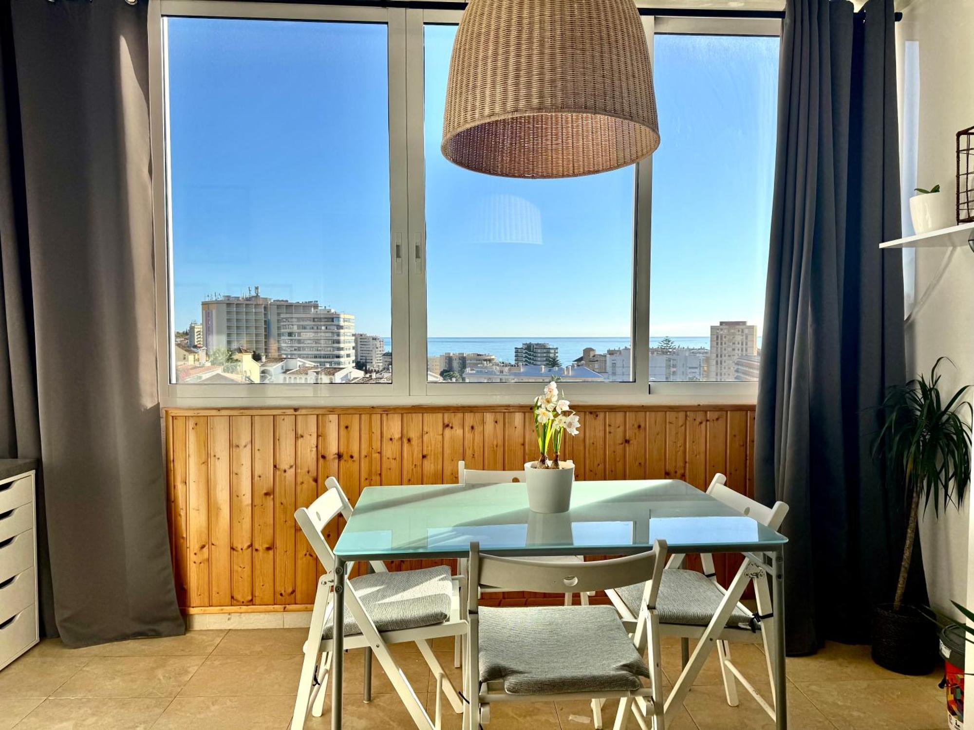 Cozy Fuengirola Apartment With Sea View & Pool ภายนอก รูปภาพ