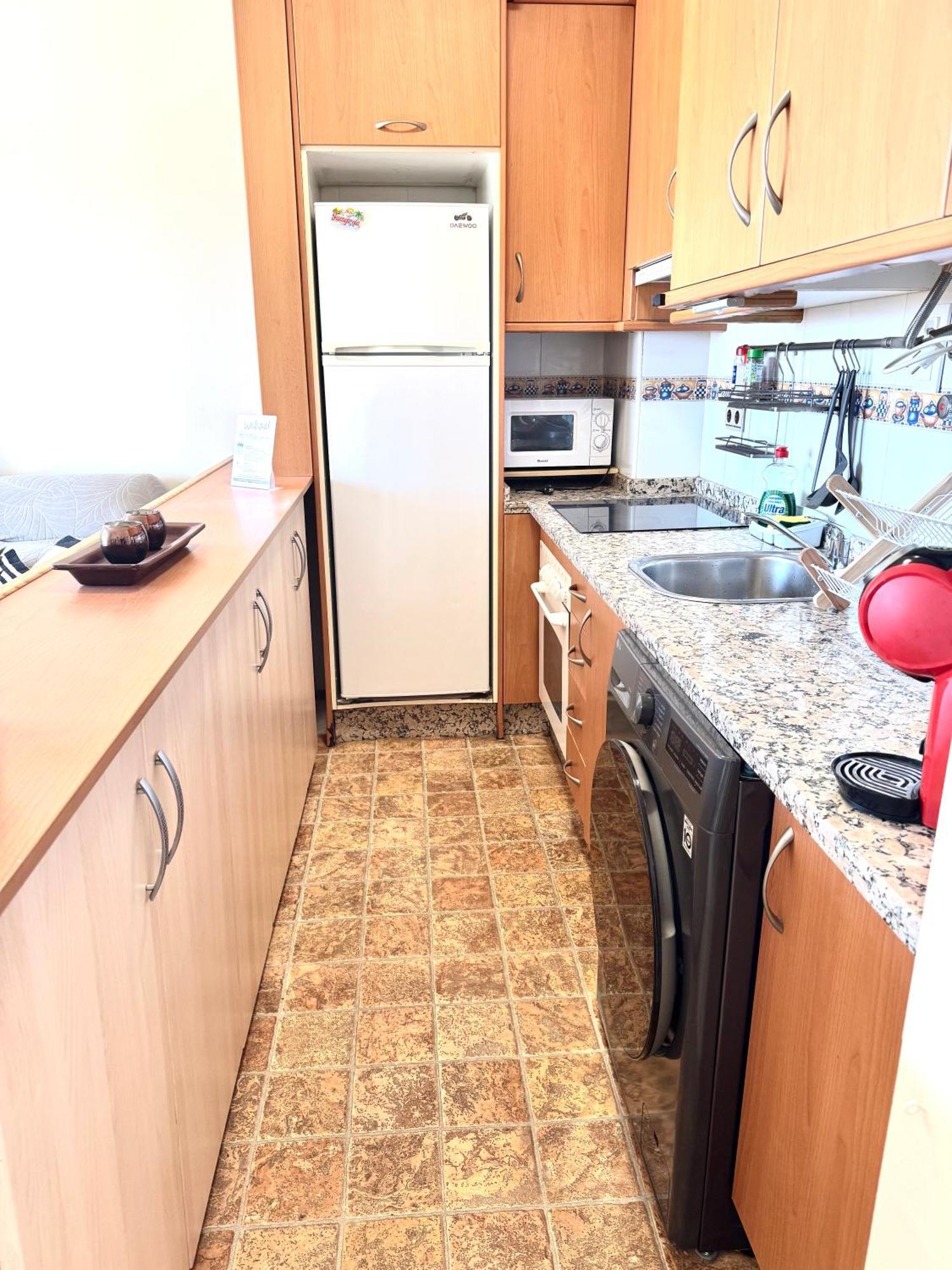 Cozy Fuengirola Apartment With Sea View & Pool ภายนอก รูปภาพ